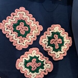 VINTAGE Hand Crocheted  70s Pot Holders Hot Pads Trivet‎ Set of 3